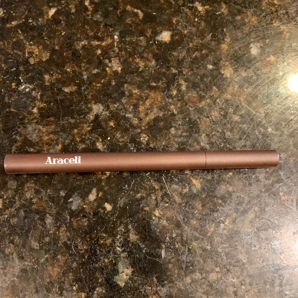 ojos perfectos liquid eyeliner